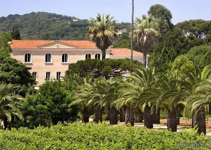 Chateau De Valmer Hotell 5*